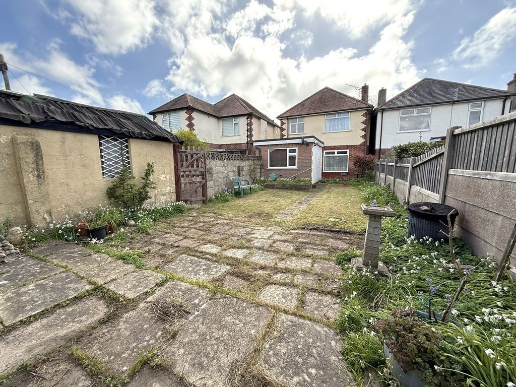 Property photo 2 of 28