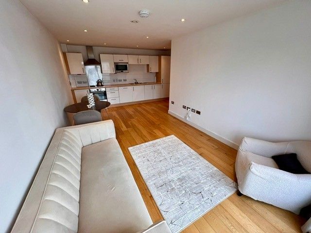 Property photo 1 of 7 Living Room