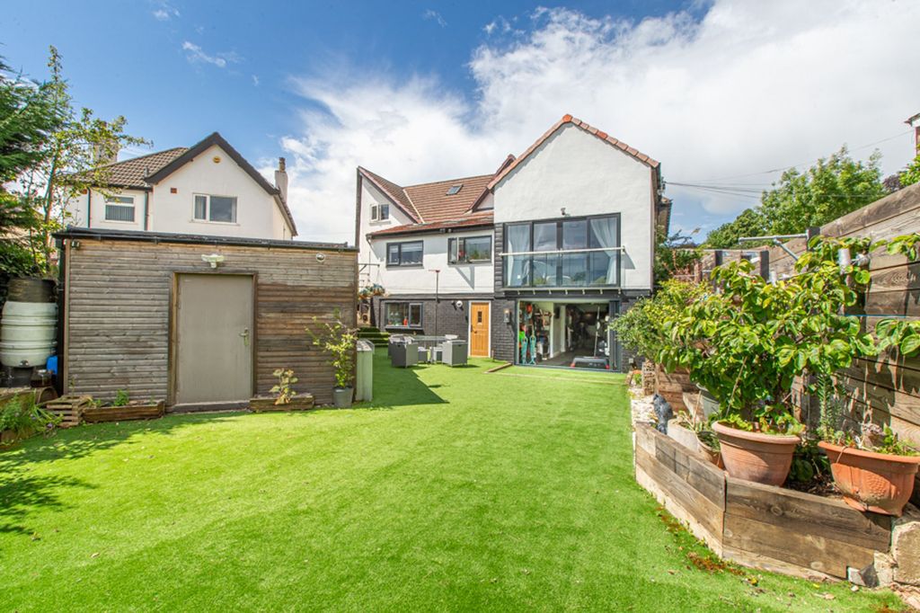 Property photo 1 of 30