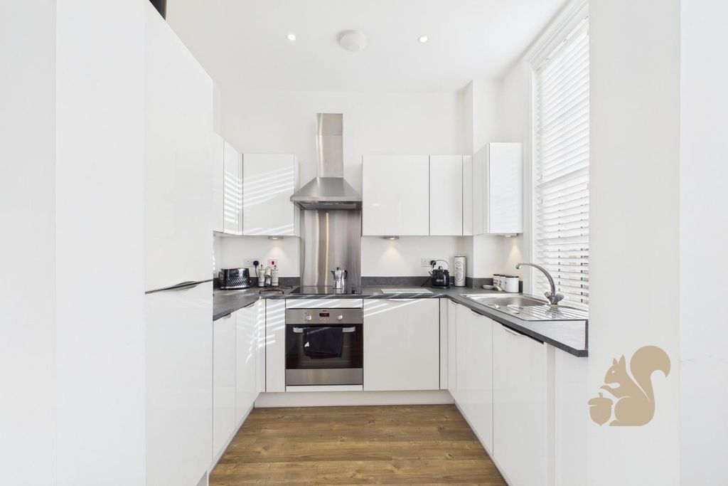 Property photo 3 of 19 Cam01659G0-Pr0686-Still016.Jpg