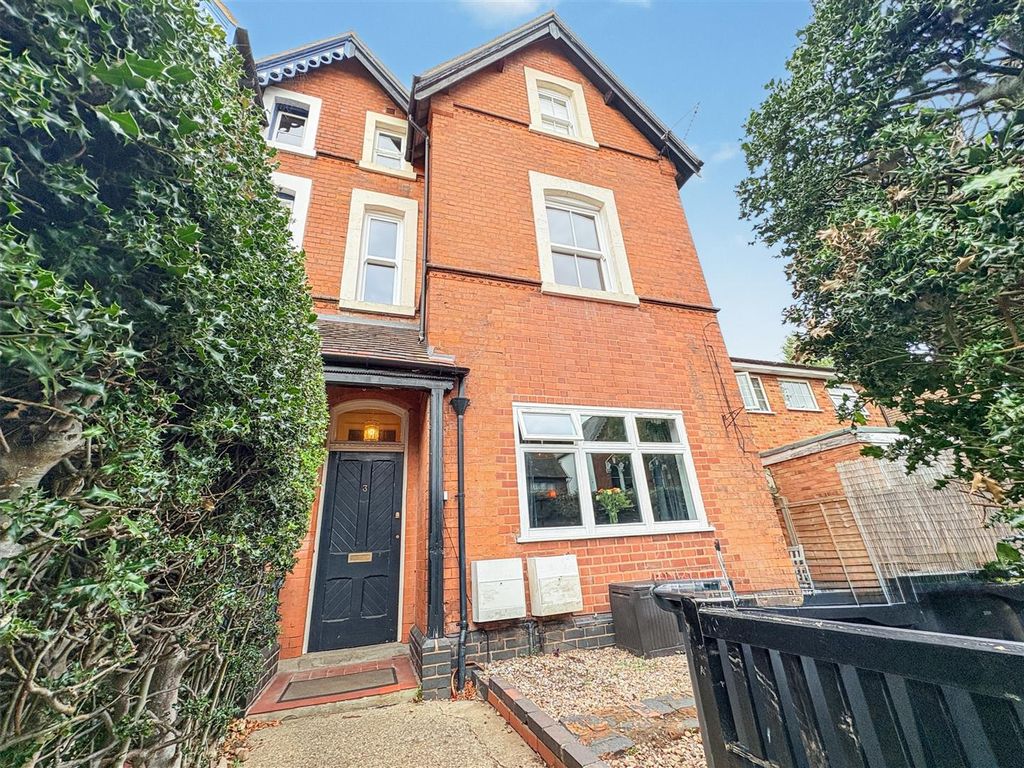 Property photo 1 of 18 Approach