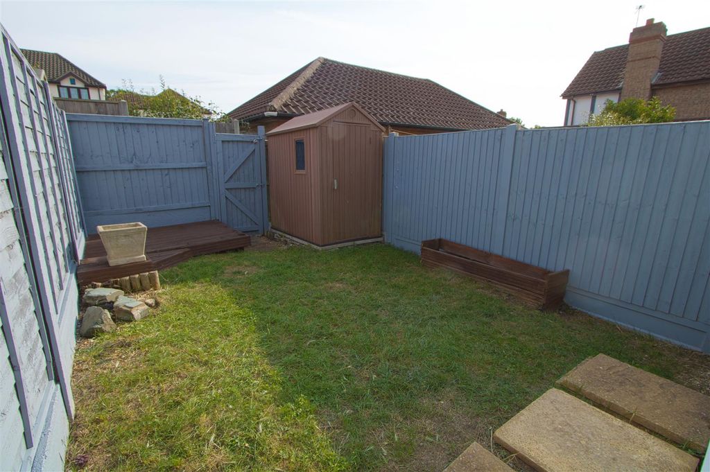 Property photo 2 of 12 Garden.Jpg