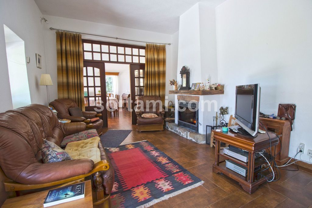 Property photo 2 of 22