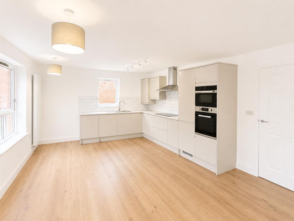 Property photo 3 of 11 Coopers Estate Agents