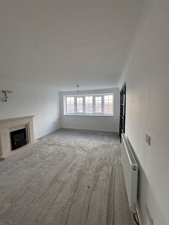 Property photo 2 of 12 Angle 2