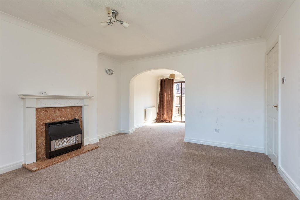 Property photo 3 of 13