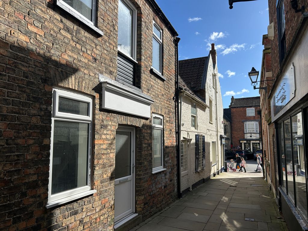 Property photo 1 of 4