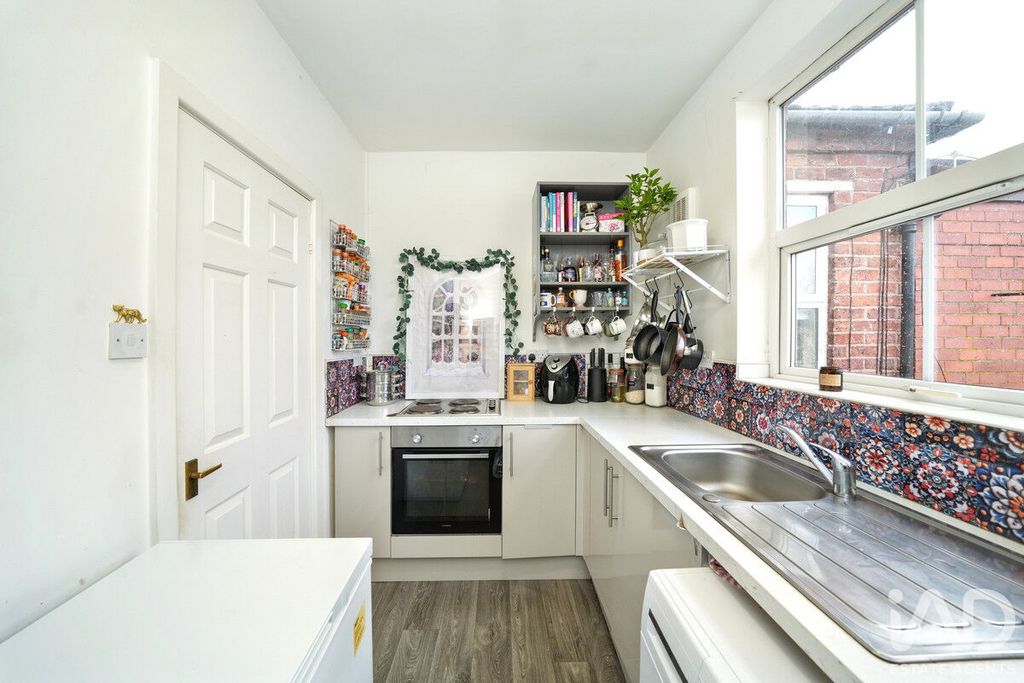 Property photo 1 of 21