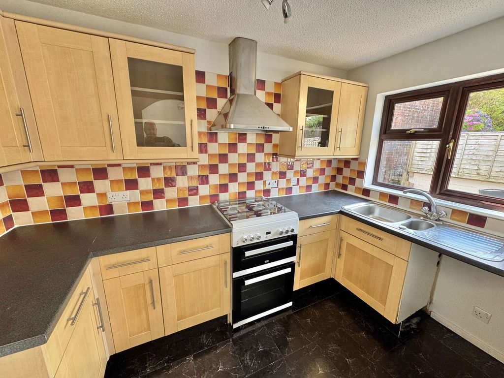 Property photo 3 of 12