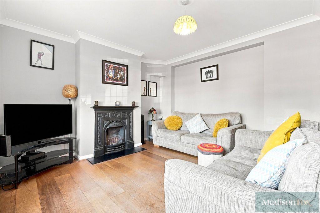 Property photo 2 of 29 Picture No. 11