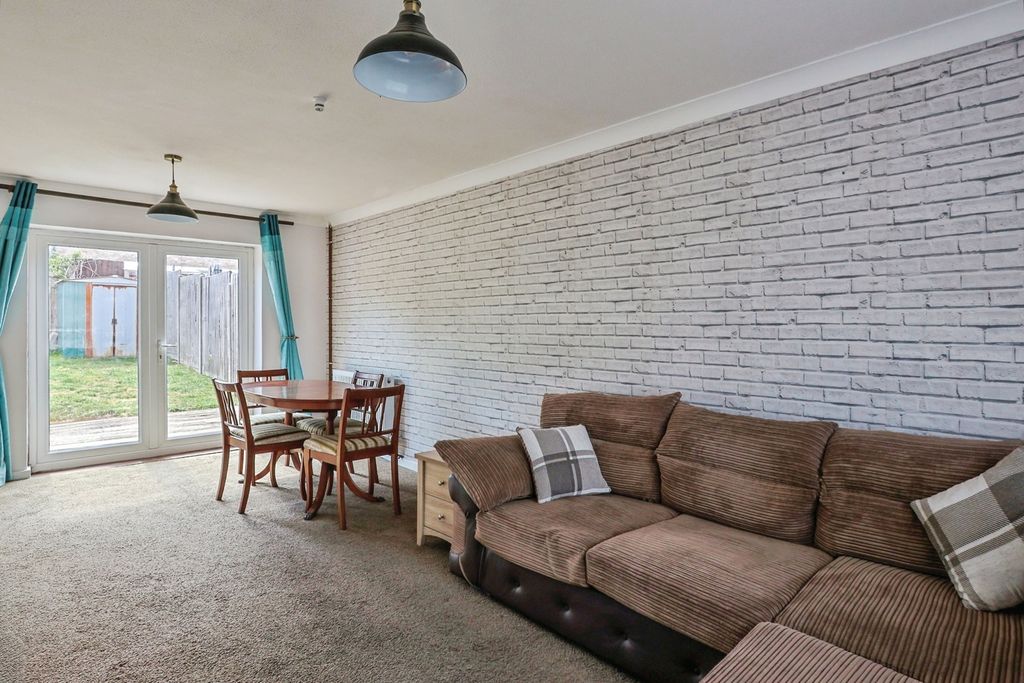 Property photo 3 of 18 Pbox-Img.Jpg