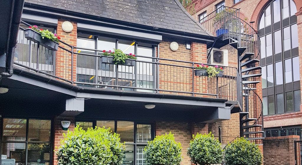 Property photo 1 of 10 U10 92 Lots Road Chelsea Sw10 Sale Ex1.Jpg