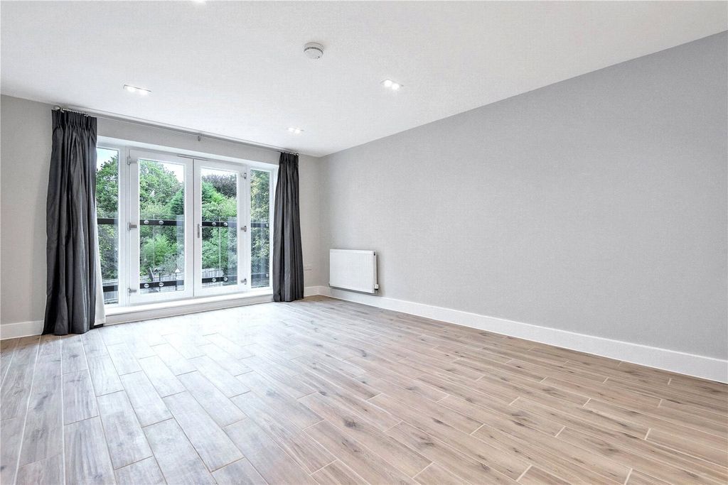 Property photo 2 of 7 Living Room