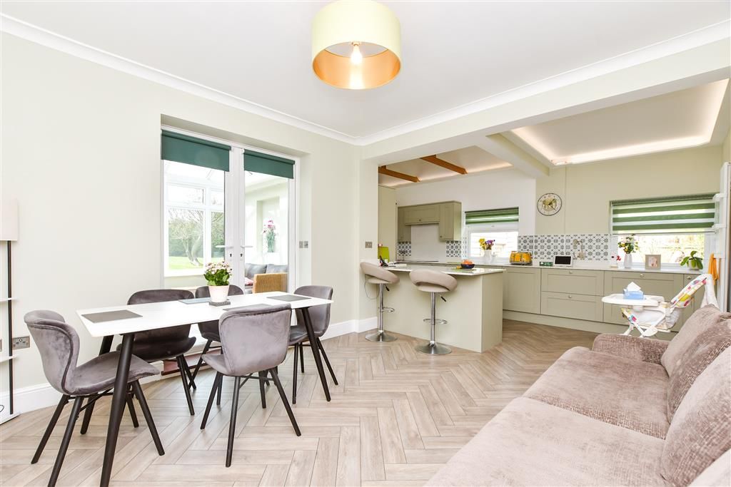 Property photo 2 of 12 Dining Area