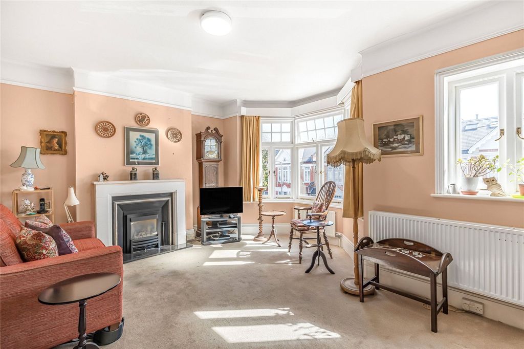 Property photo 1 of 10 Picture No. 14
