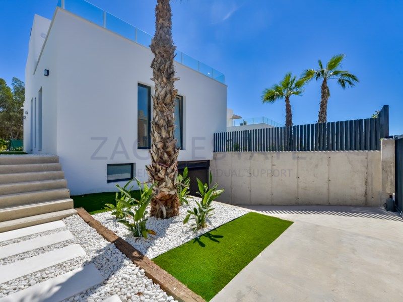 Property photo 1 of 32