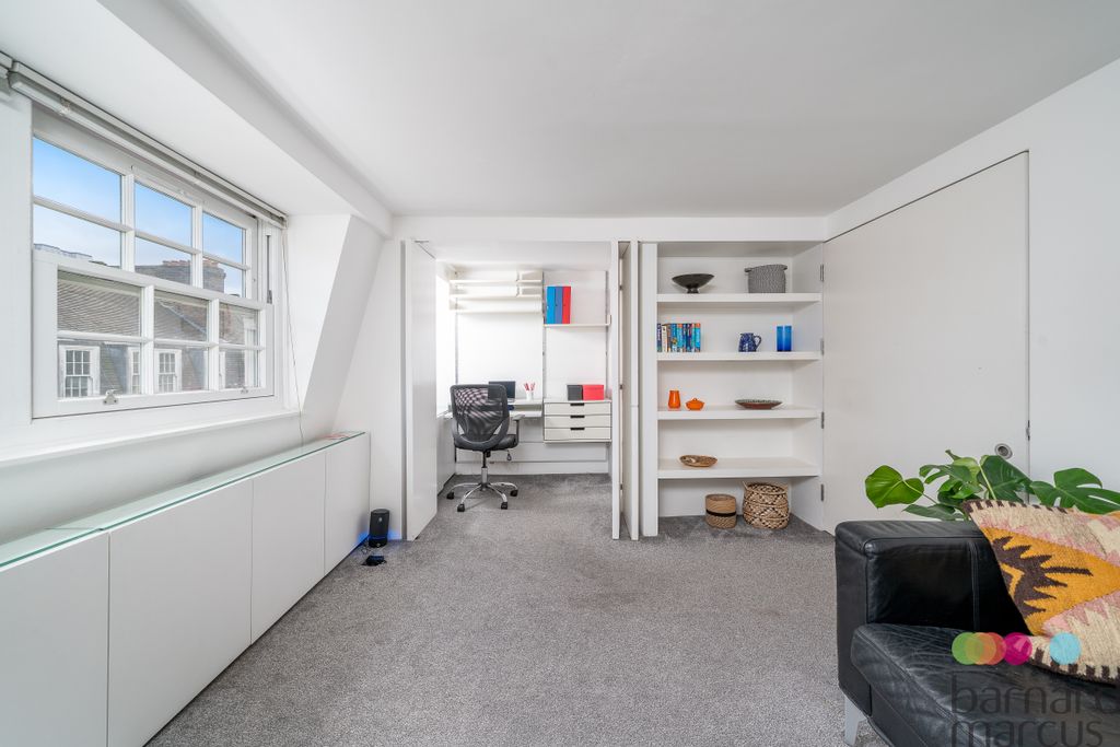 Property photo 2 of 5 Bedroom 1