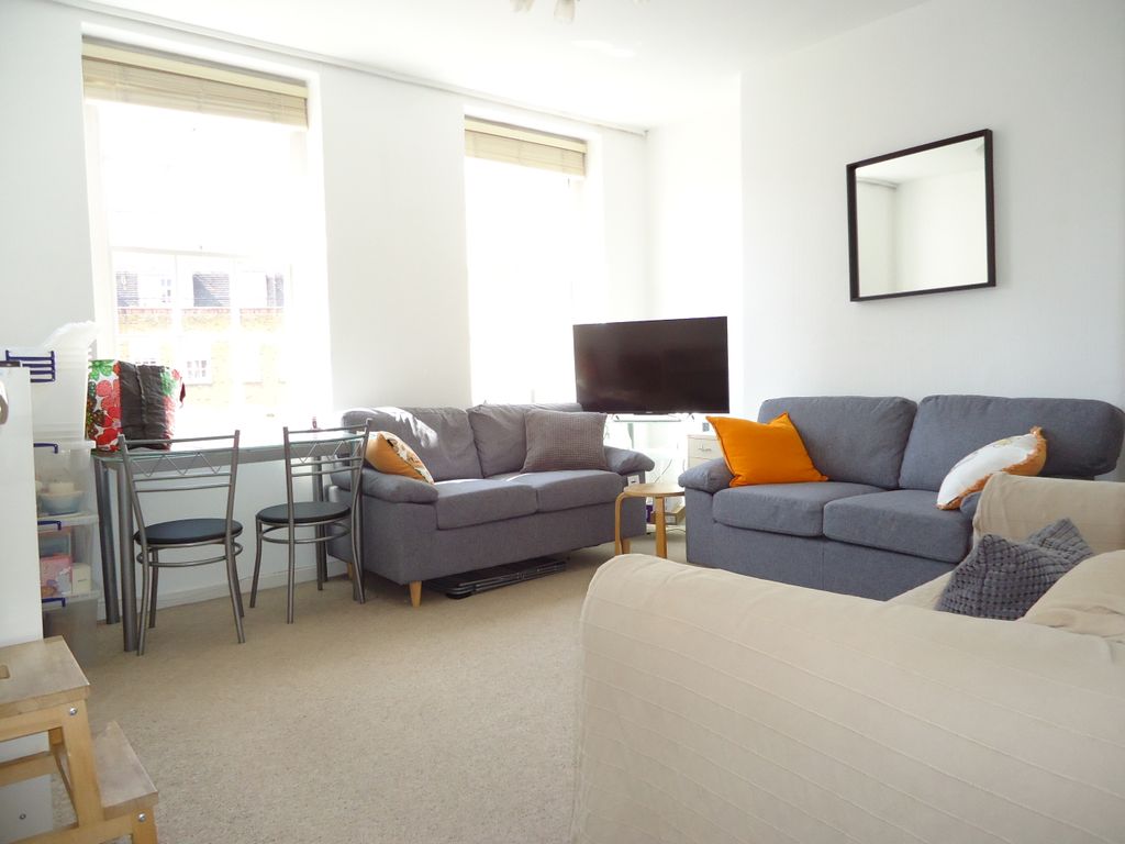 Property photo 1 of 6 Living Room
