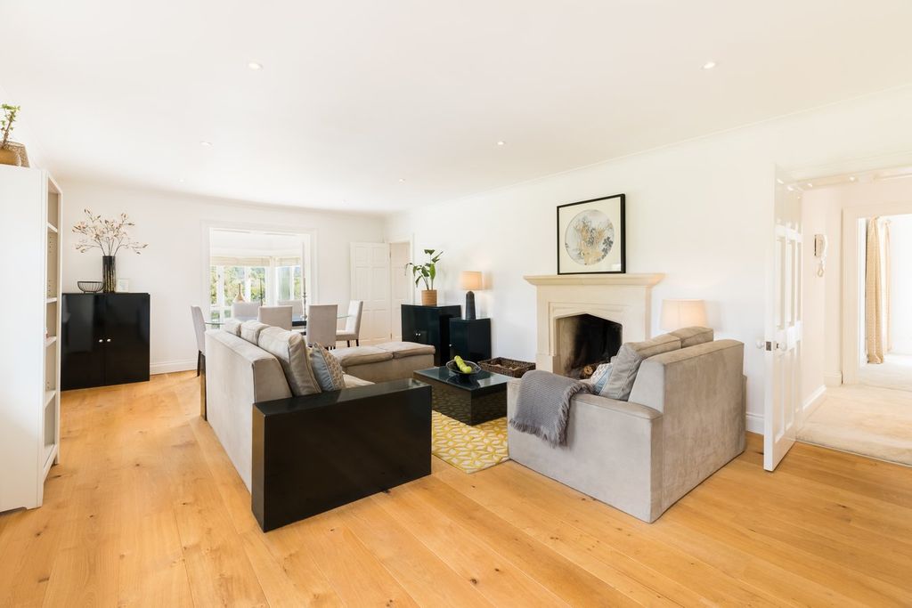 Property photo 1 of 23