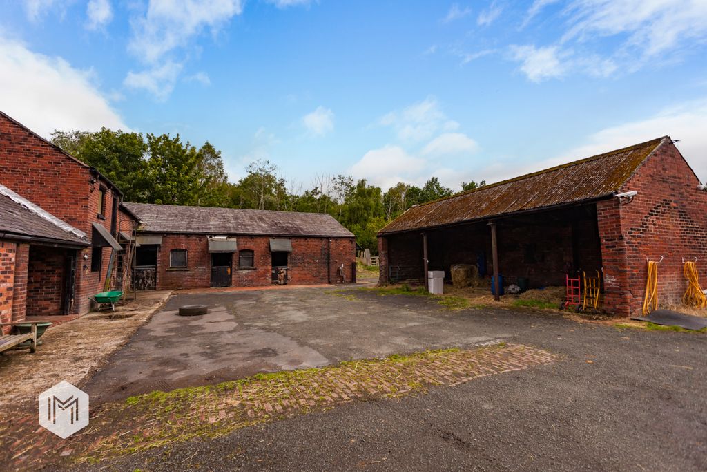 Property photo 2 of 26 Picture No. 29