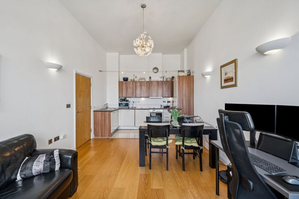 Property photo 2 of 12