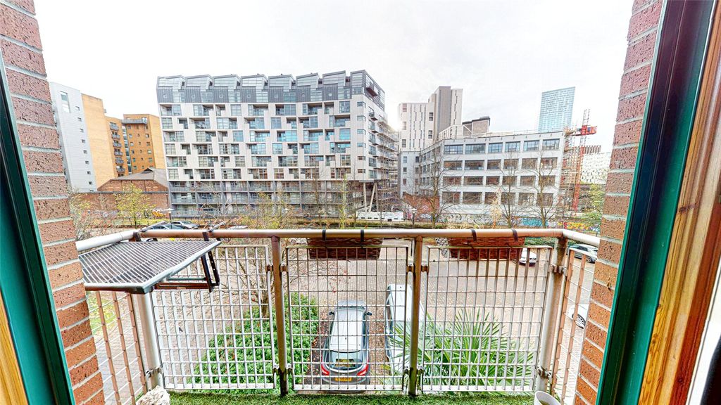 Property photo 3 of 11 Picture No. 12