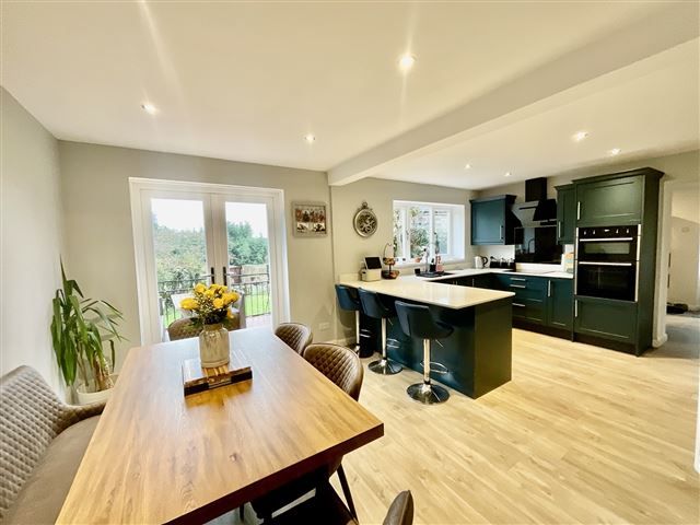 Property photo 2 of 21 Dining Kitchen