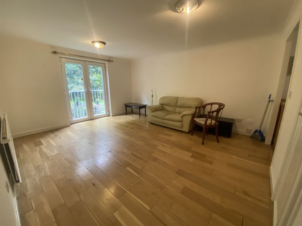 Property photo 1 of 8 Image00005