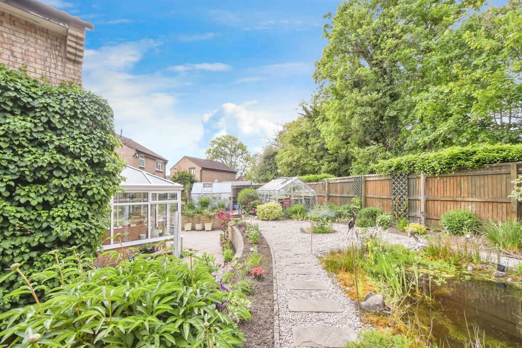 Property photo 2 of 16