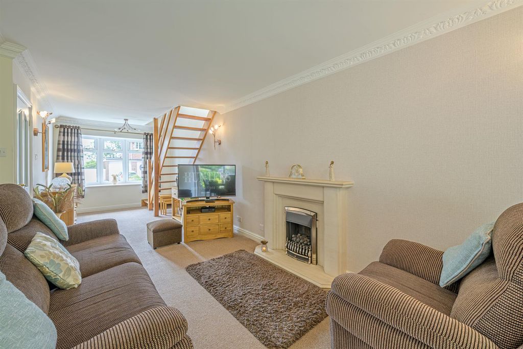 Property photo 2 of 22