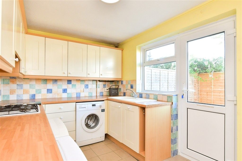 Property photo 2 of 4 Kitchen