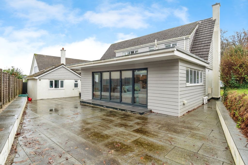 Property photo 2 of 19 Pbox-Img.Jpg