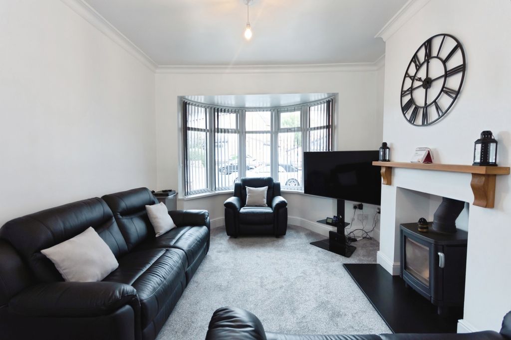 Property photo 3 of 20 Pbox-Img.Jpg