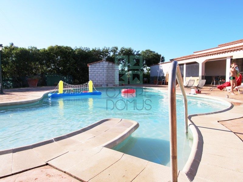 Property photo 1 of 42