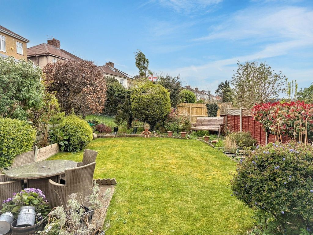 Property photo 2 of 25