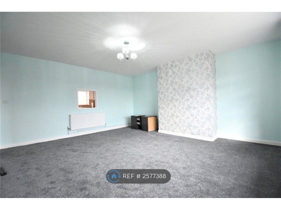 Property photo 2 of 7 Living Room