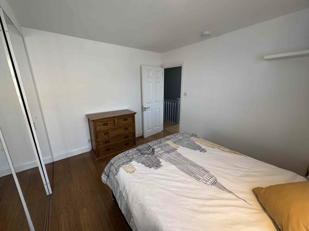 Property photo 3 of 7 Room