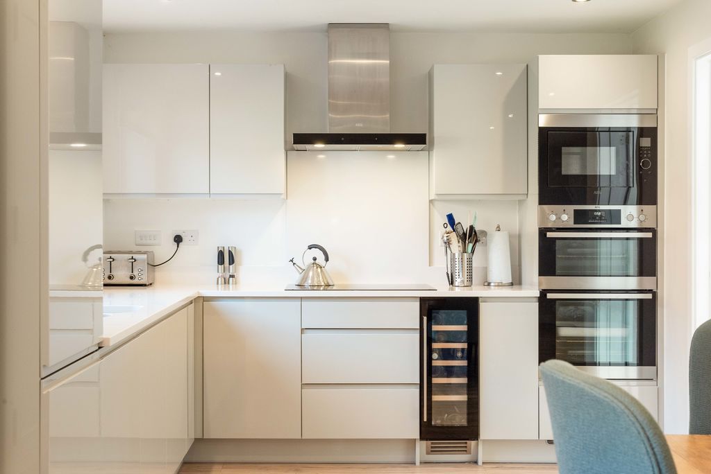 Property photo 3 of 24 Photo 2