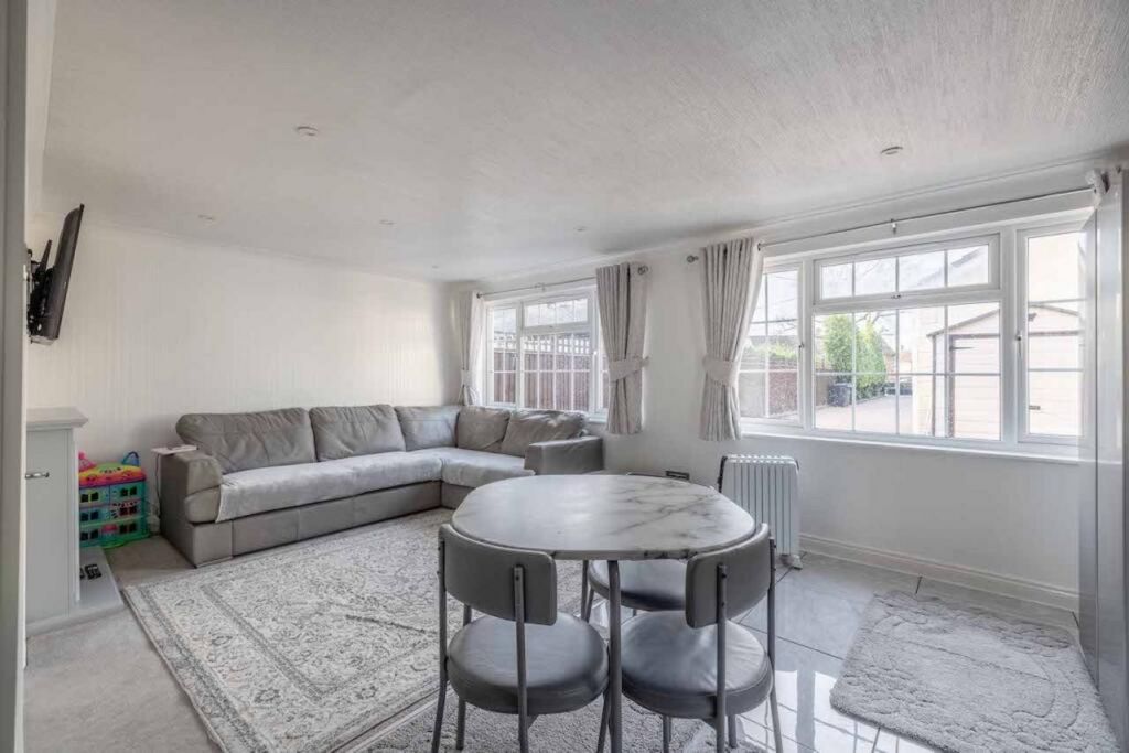 Additional image 27 of 7 bed detached bungalow for saleBangors Road North, Iver SL0