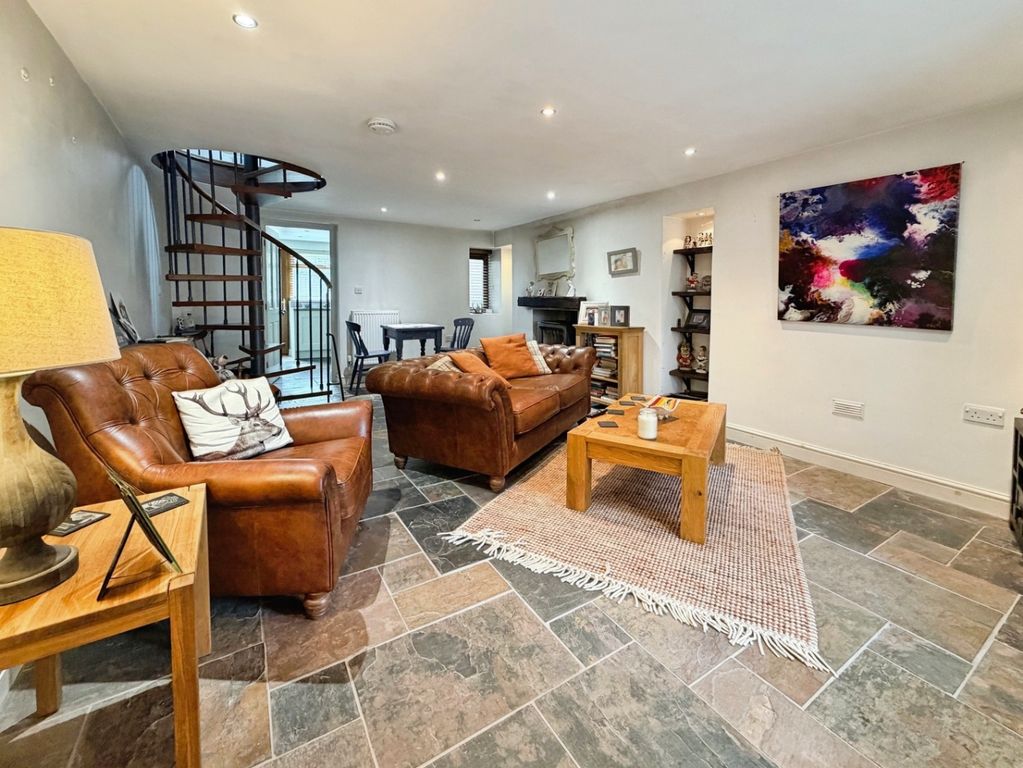 Property photo 1 of 39 5231920