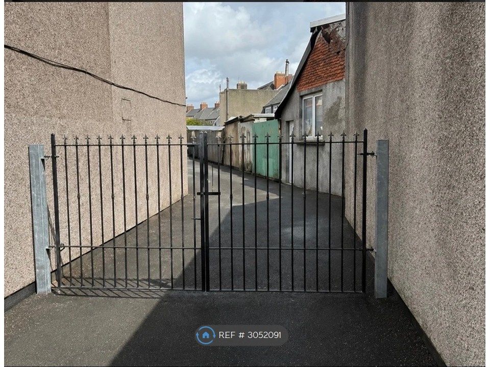 Property photo 2 of 13