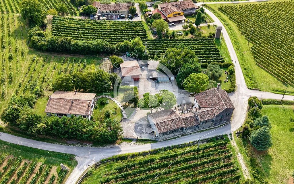 Property photo 2 of 46