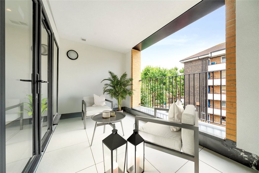 Property photo 3 of 9 Picture No. 16