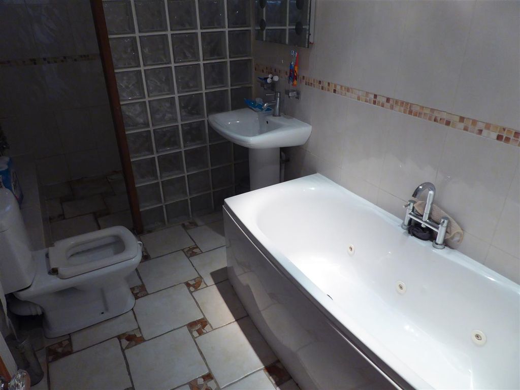 Property photo 3 of 13 020.Jpg