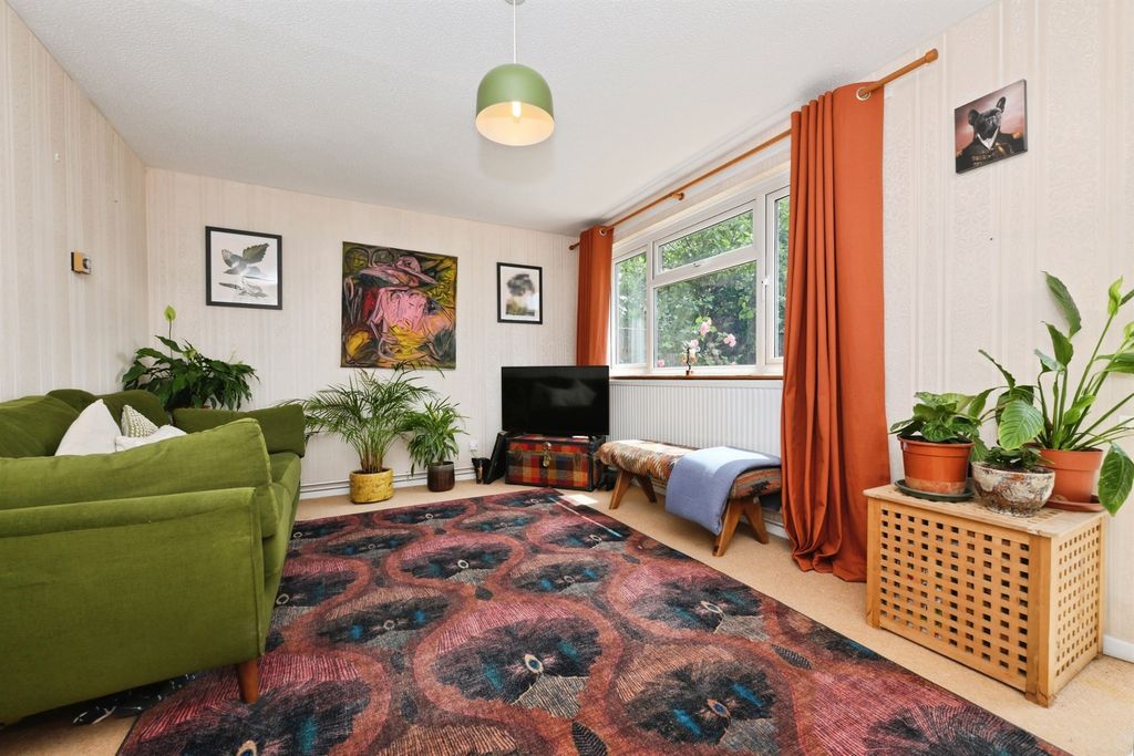 Property photo 2 of 18