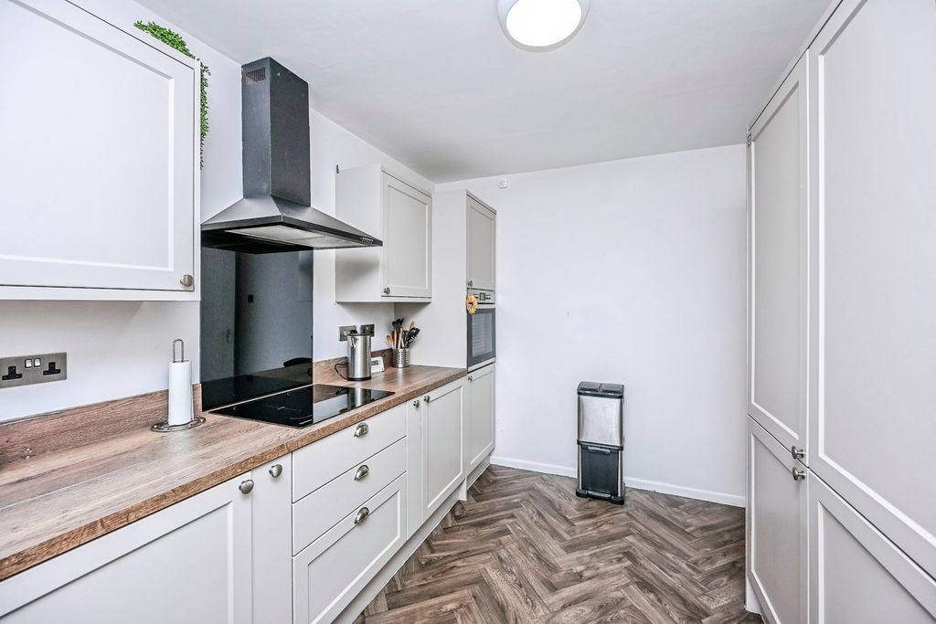 Property photo 3 of 14 Photo