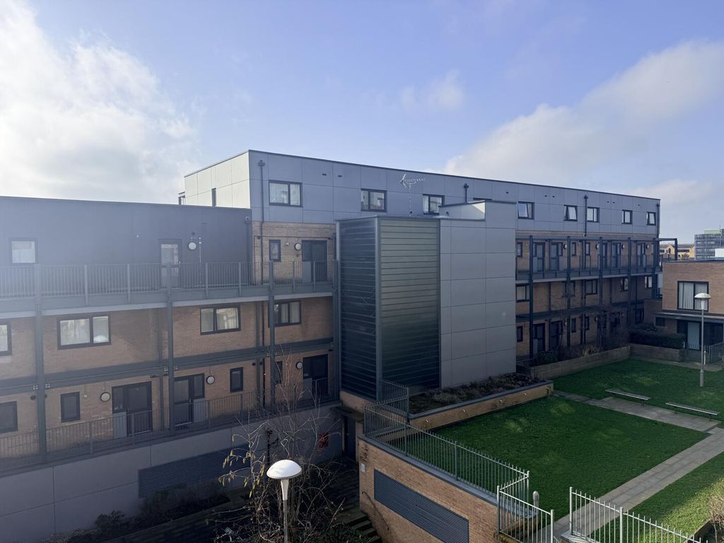 Property photo 1 of 9 Exterior