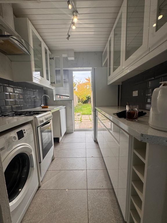 Property photo 3 of 9 25d00940-Ef89-4Aa2-A464-58Db44Bb59c9