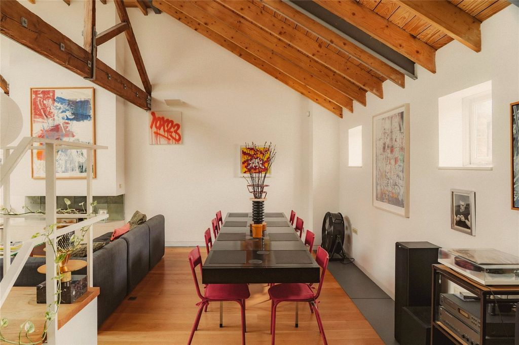 Property photo 3 of 19 Dining
