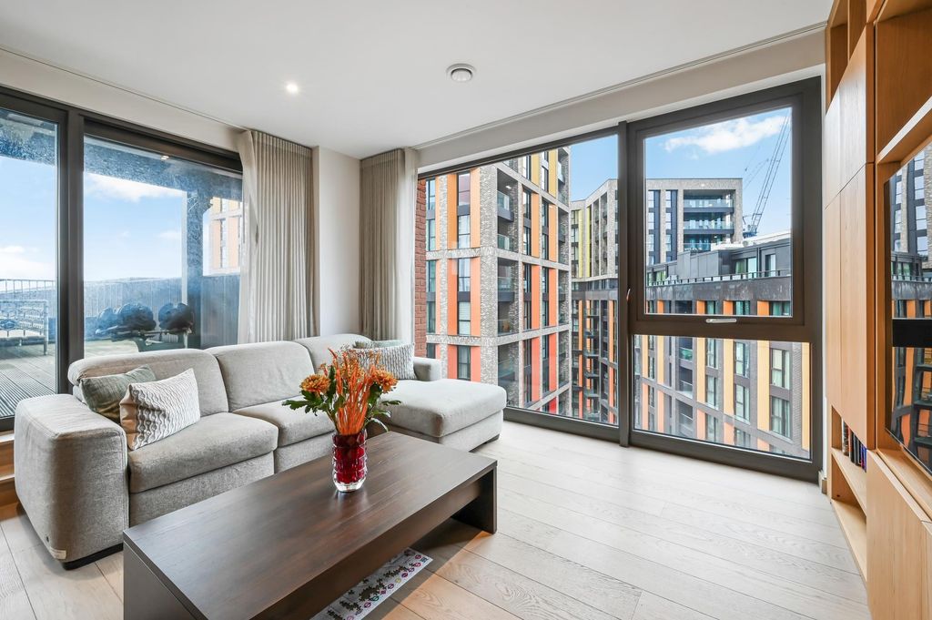 Property photo 3 of 25